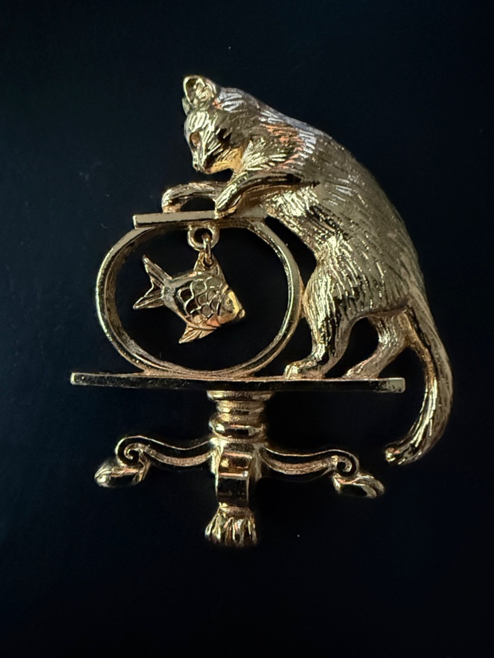 The Avon Cat ‘N Fishbowl Brooch